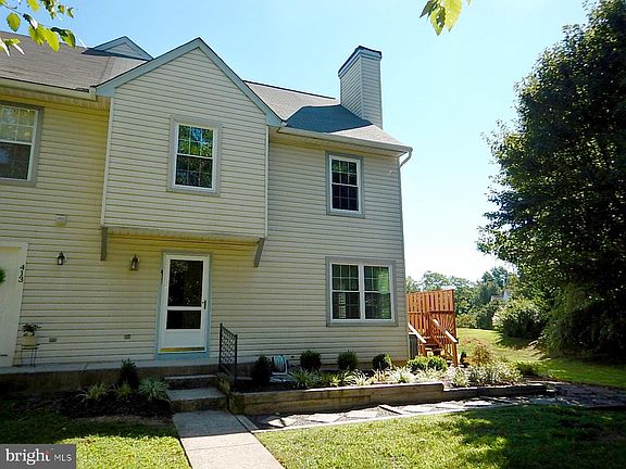 2nd image of 411 Darby Ln