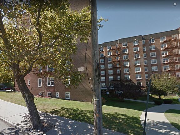 2nd image of 350 Richmond Ter #6K