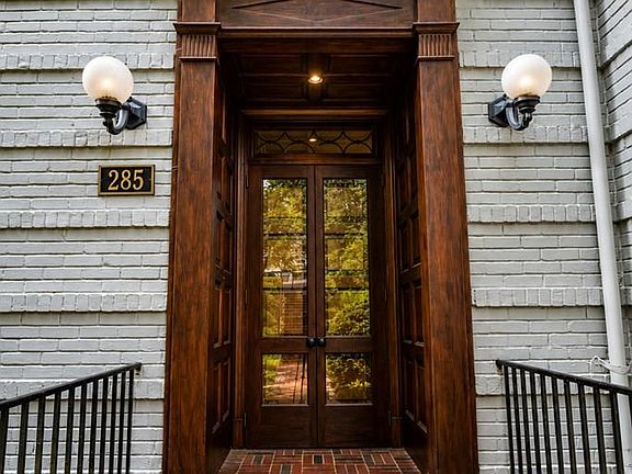 3rd image of 285 Hawthorne Dr