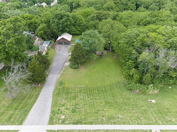 3rd image of 2906 N Hutton Rd
