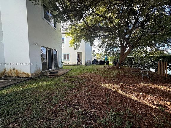 5th image of 342 NE 31st Ave