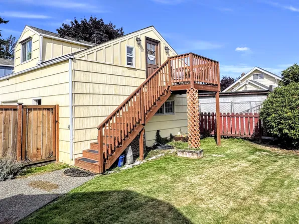 519 5th Ave SW #B, Puyallup, WA 98371