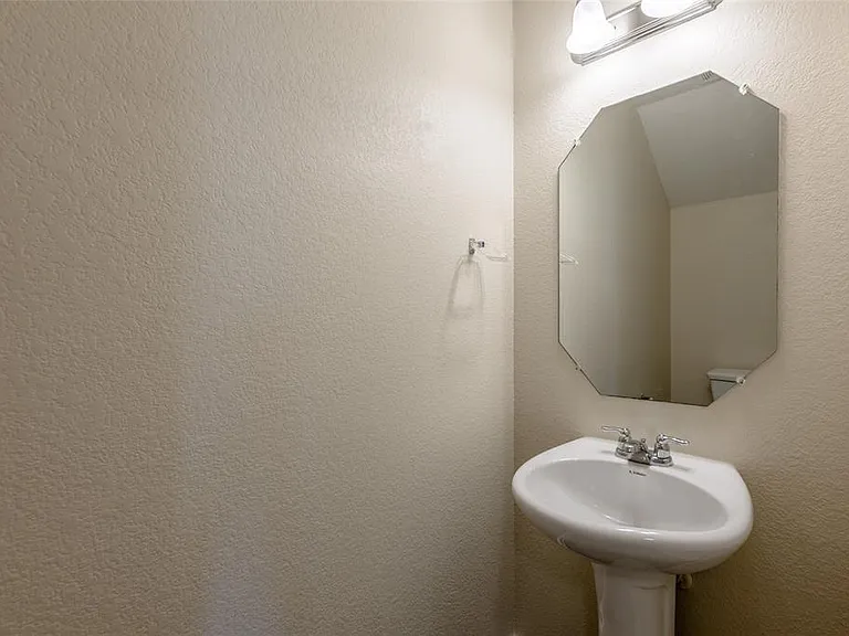 710 Mitchell Dr — Photo 24