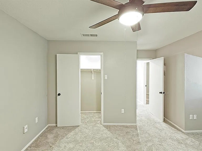 889 Dublin Dr #D — Photo 27