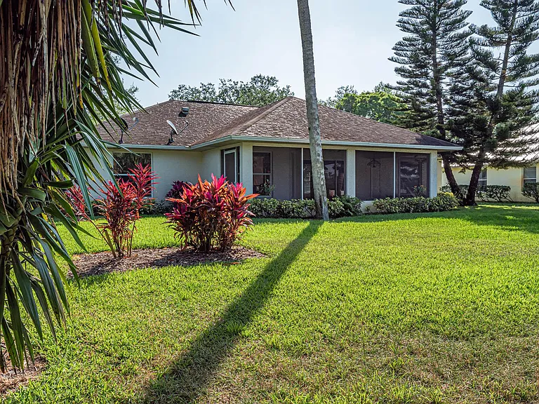 141 39th Dr — Photo 36