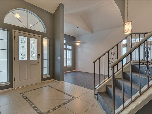 3rd image of 4368 Loma De Luna Dr