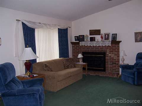 4th image of 38923 Golfview Dr