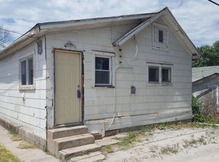 1911 1/2 S 11th St, Council Bluffs, IA 51501