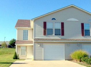 132 N Oxford Dr, Raymore, MO 64083