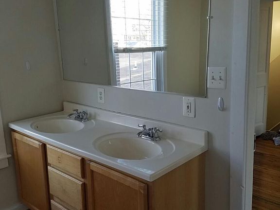 Top floor bedroom private bathroom