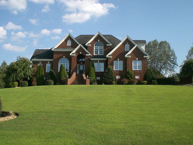 1st image of 3153 W Hampton Dr