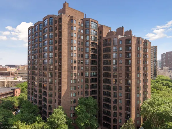 1235 Yale Pl APT 1305, Minneapolis, MN 55403