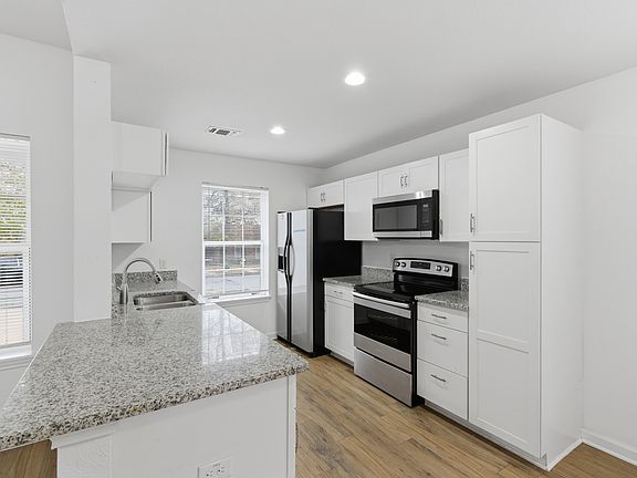 4th image of 227 W Murray St