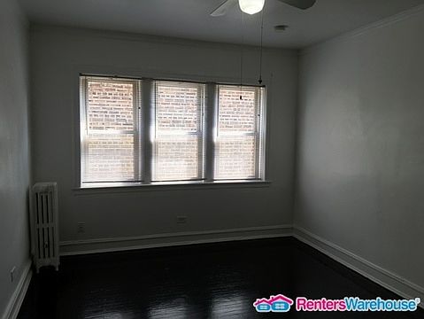 3rd image of 834 W Fullerton Ave APT 27