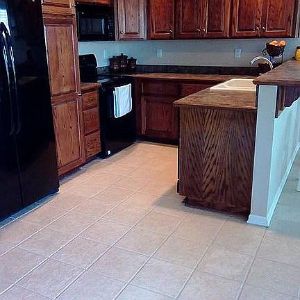 5th image of 122 Willis Dr