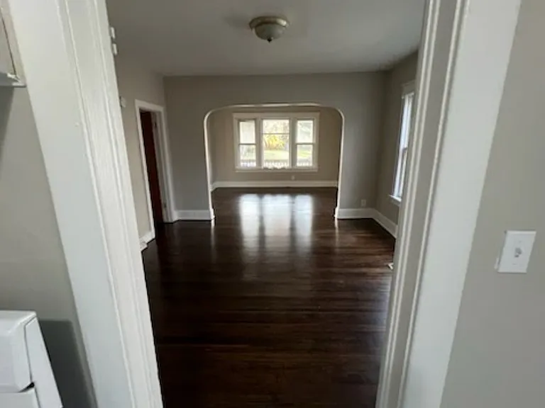 4707 10th Ave — Photo 2