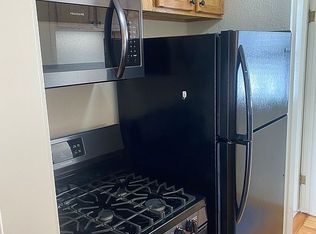 930 S 17th St, Decatur, IL 62521