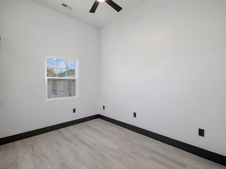 217 W Ramsey St — Photo 15