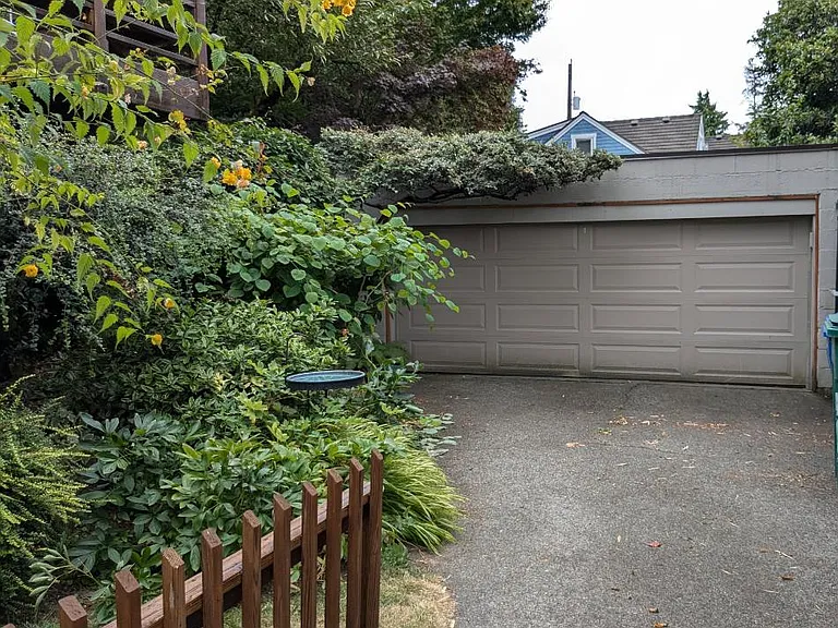 NW 41st St — Photo 10