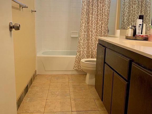 3rd image of 2770 Georgia Dr