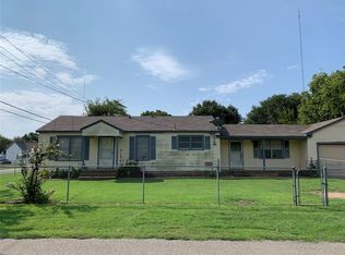 802 Bennett St, Cedar Hill, TX 75104