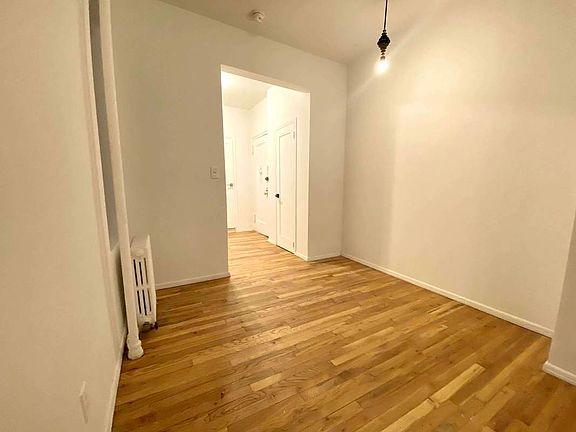 4th image of 226 W 16th St APT B1