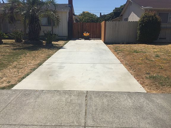 5th image of 2292 Cypress Ave