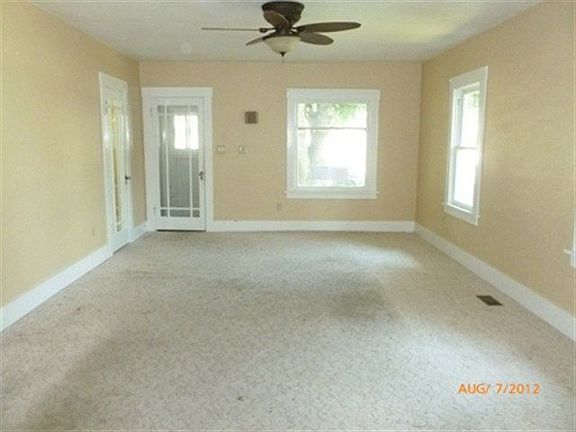 3rd image of 816 10th Ave S