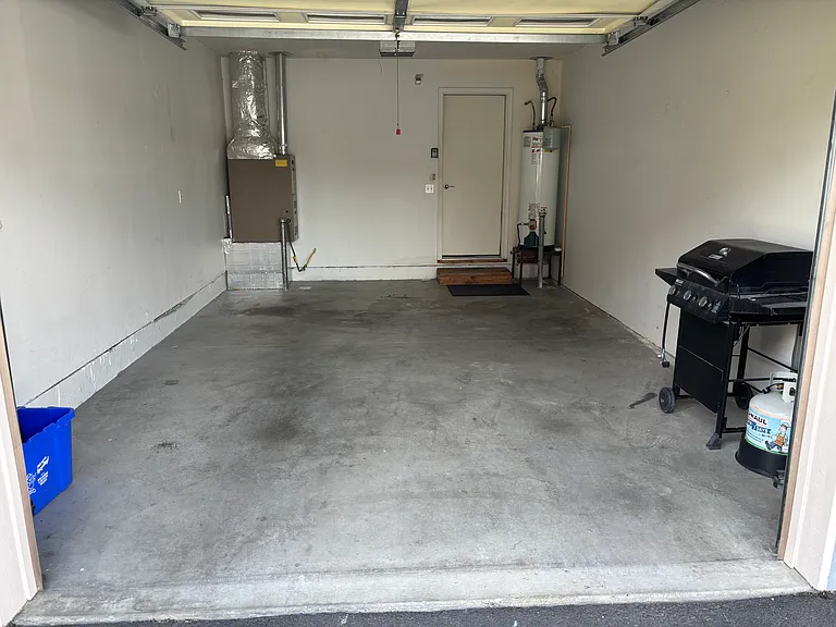 751 Garage interior