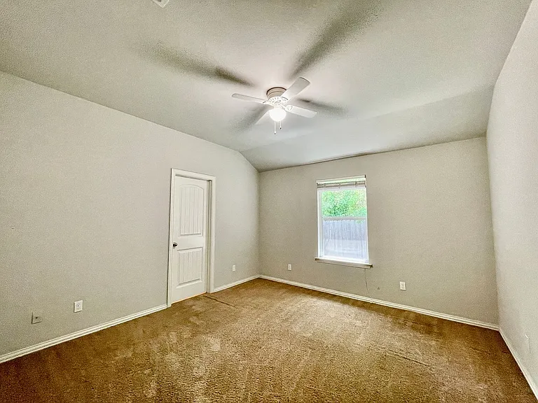 3115 N Hickory St — Photo 10