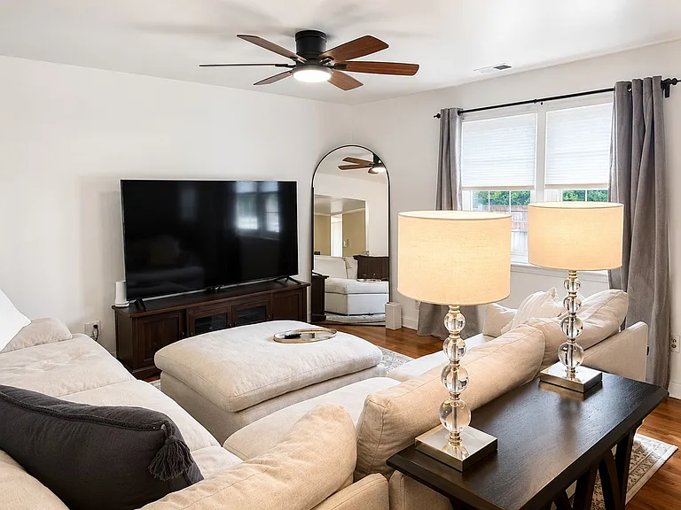 1012 James Madison Cir — Photo 14
