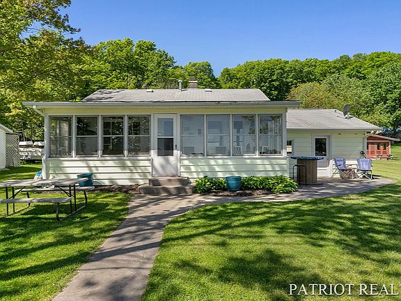 2nd image of 5490 Shady Dr
