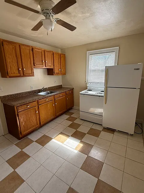 2 bed, 800 sqft, $1,200 — Photo 4
