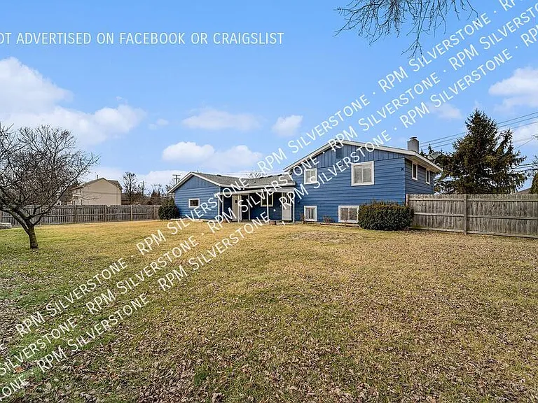 2226 Orpington Dr — Photo 16