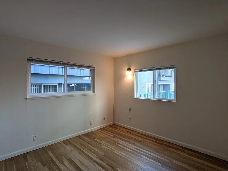 2534 Benvenue Ave — Photo 29