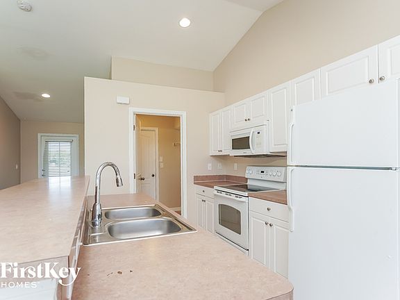 5th image of 1838 Diplomat Pkwy W