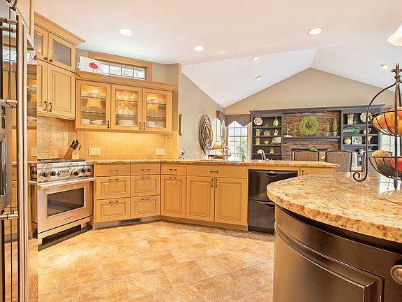 5th image of 16632 Pine Dunes Ct
