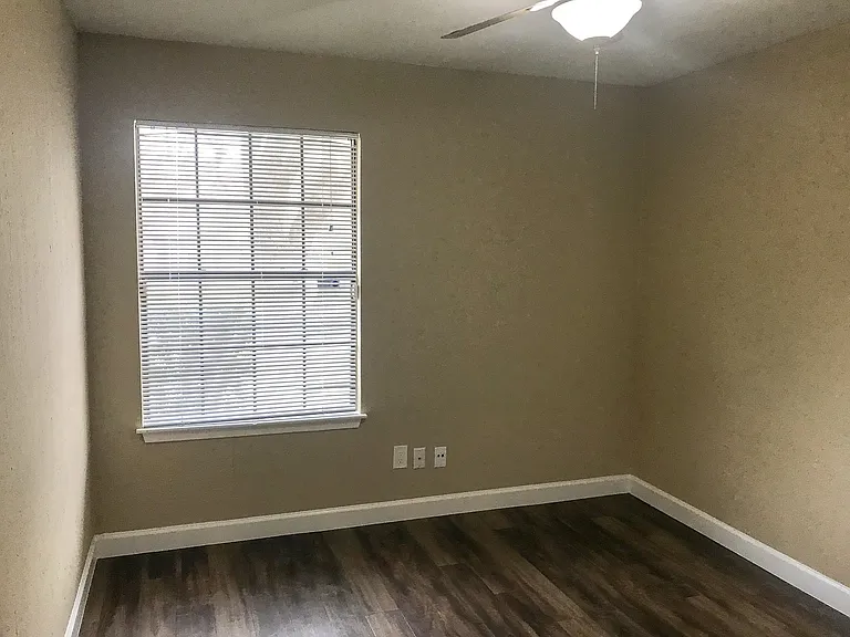 10511 Robinwood Cir — Photo 11