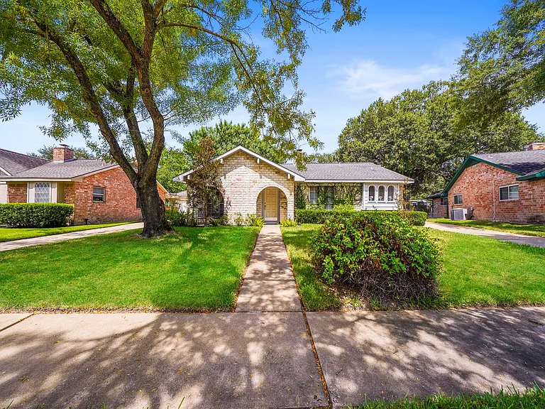21106 Park Villa Dr — Photo 17
