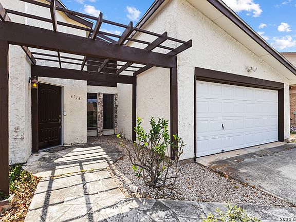 3rd image of 6714 Fair Lake Drive