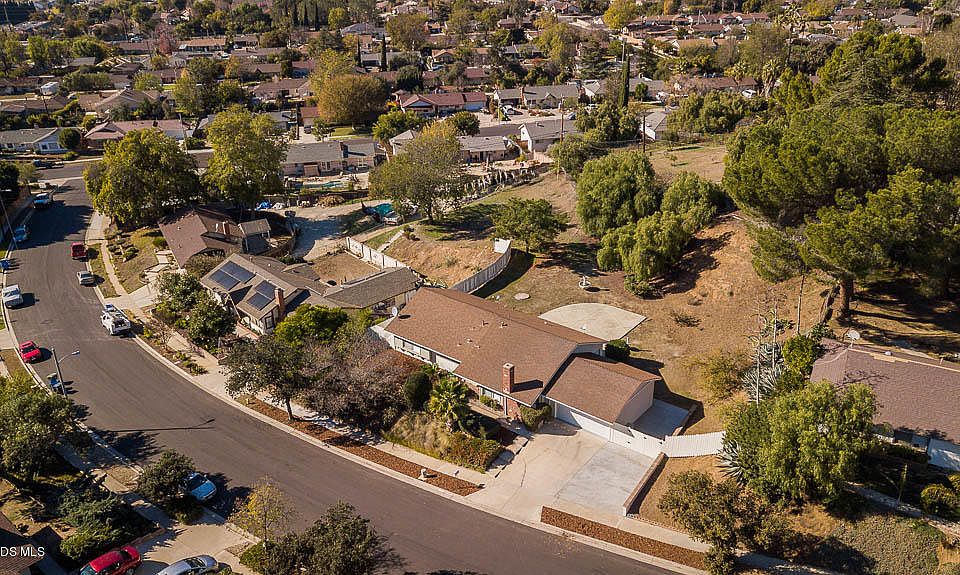 1st image of 826 Calle Catalpa