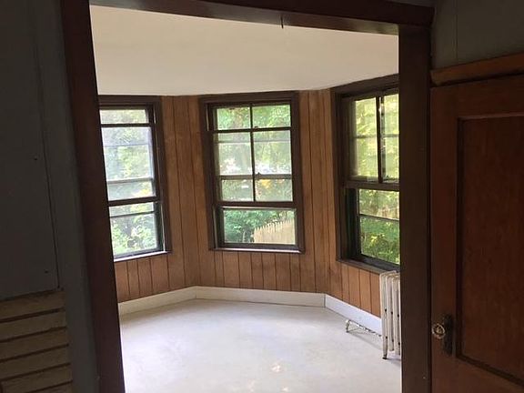 3rd image of 936 Townsend Avenue # First Floor