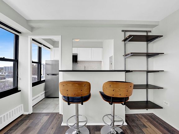 3rd image of 6030 N Sheridan Rd APT 1307