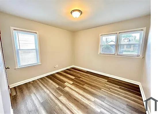 13797 Hendricks Ave — Photo 8