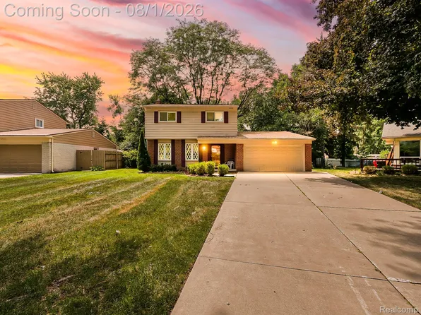 29263 Somerset Dr, Southfield, MI 48076