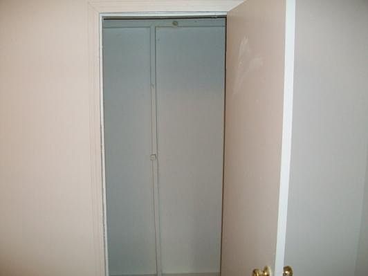 1st image of 4010 N Kenmore Ave APT B12