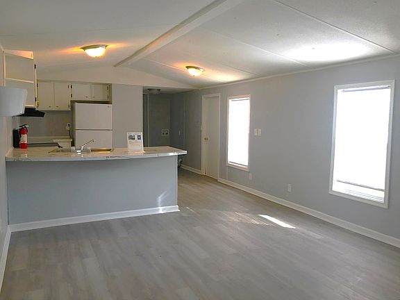 3rd image of 46412 Chapman Dr #77
