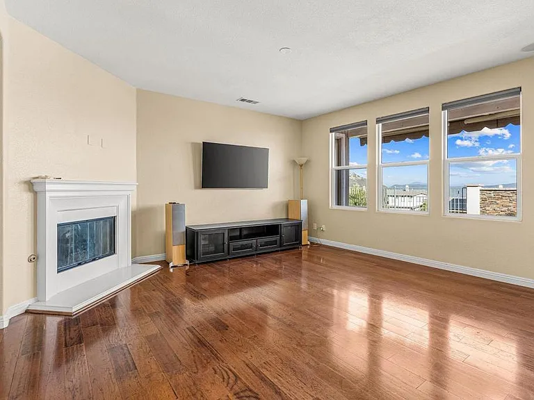 851 Antilla Way — Photo 8