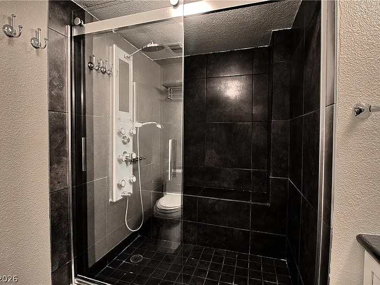 3111 Bel Air Dr #8E — Photo 38