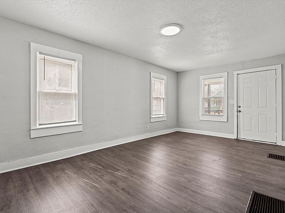 2nd image of 6915 Agnes Ave #1
